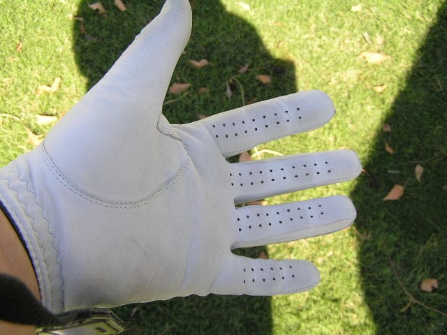 Clean Golf Gloves